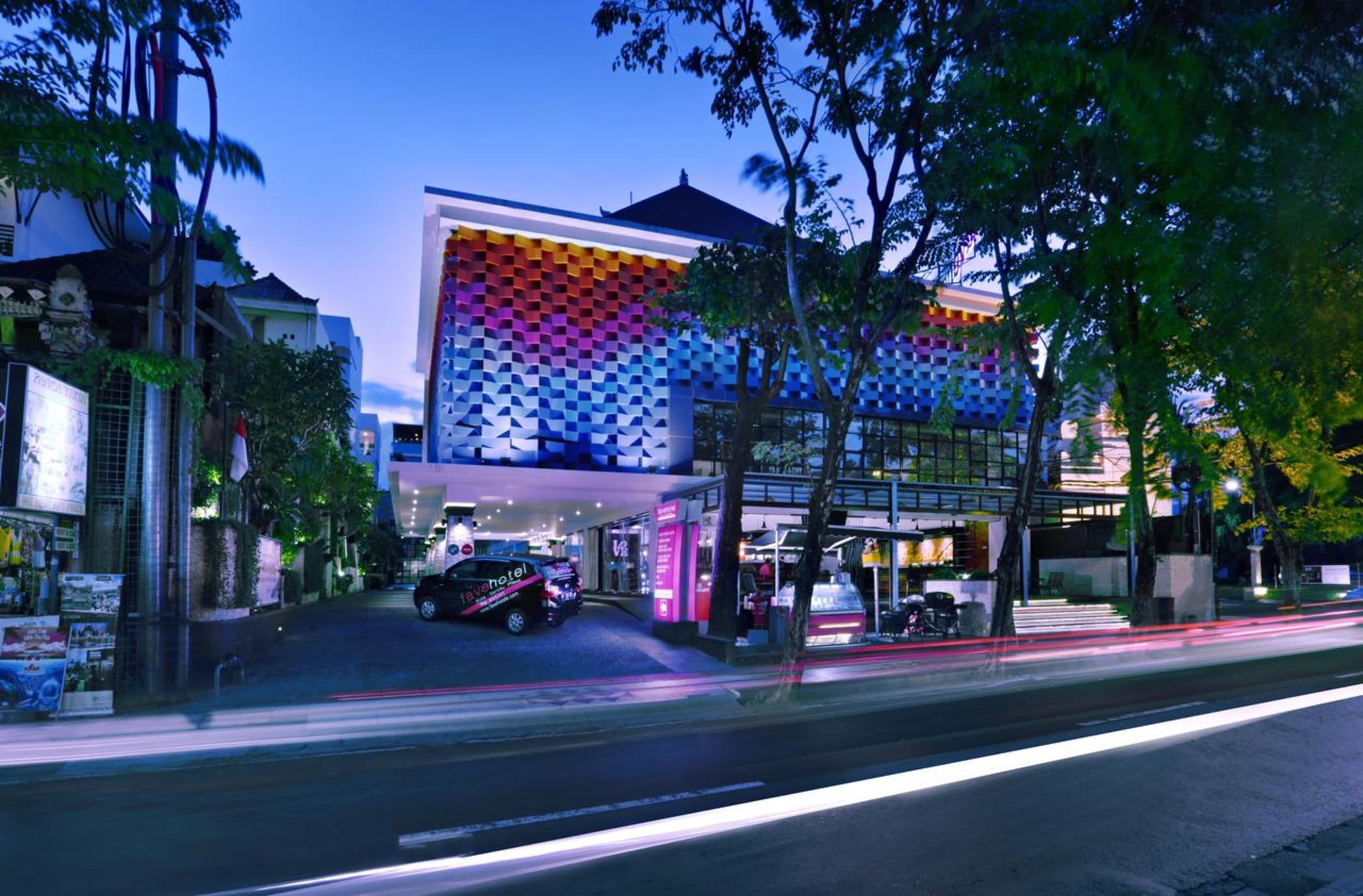 เฟฟโฮเต็ล กูตา การ์ติกา พลาซา Hotel ภายนอก รูปภาพ