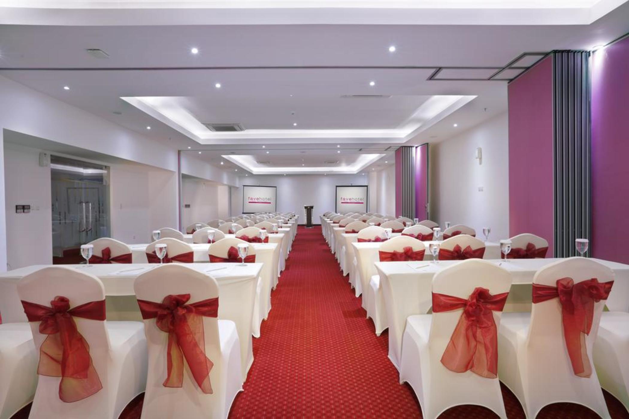 เฟฟโฮเต็ล กูตา การ์ติกา พลาซา Hotel ภายนอก รูปภาพ